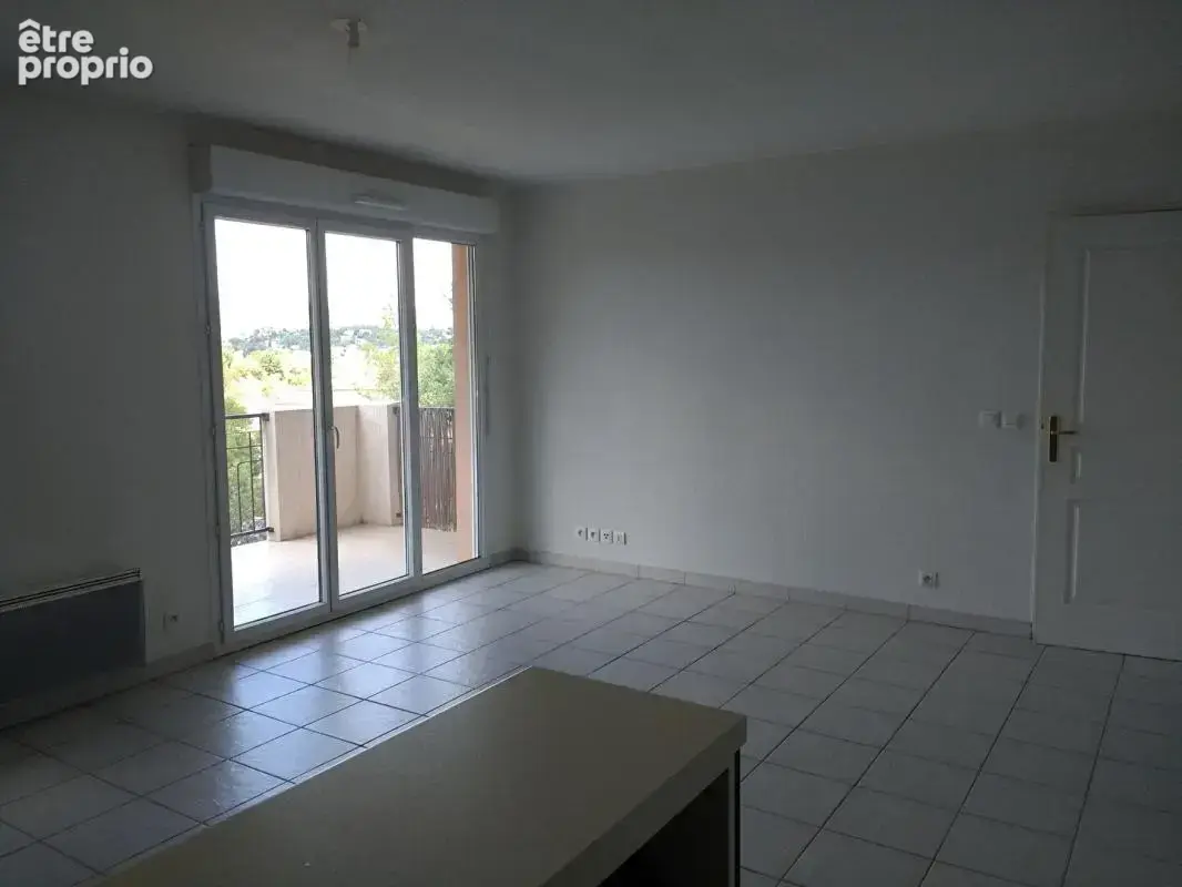 Vidauban ? f2 lumineux avec vue dégagée, balcon et  2 parkings - photo 2