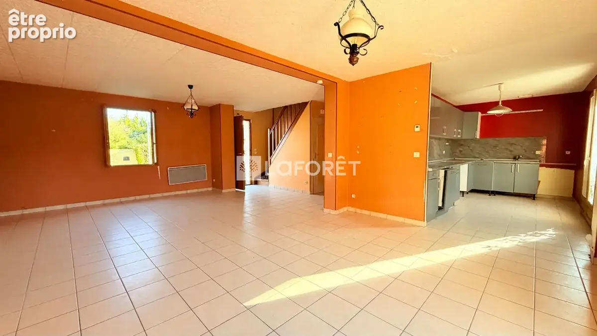 A vendre à ELISE-DAUCOURT, 4 chambres 110 m² - photo 1