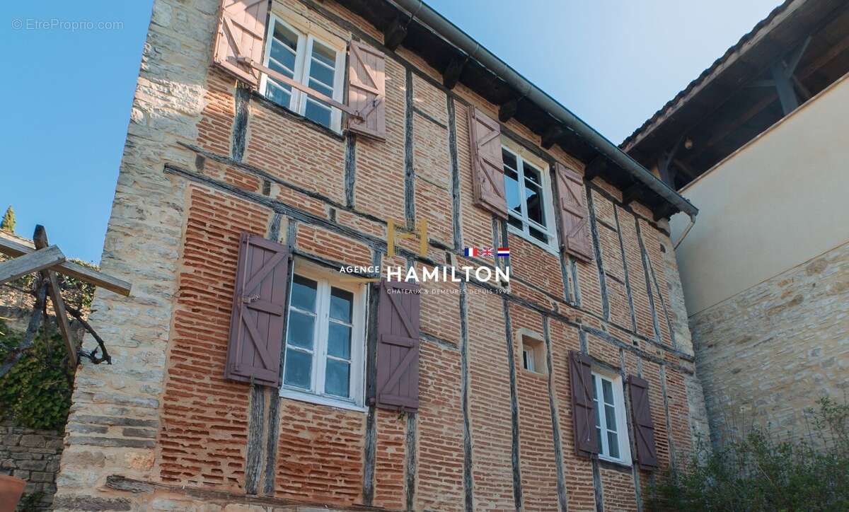 Maison de village avec terrasse au pied de la cite - hameau du bouysset - photo 10