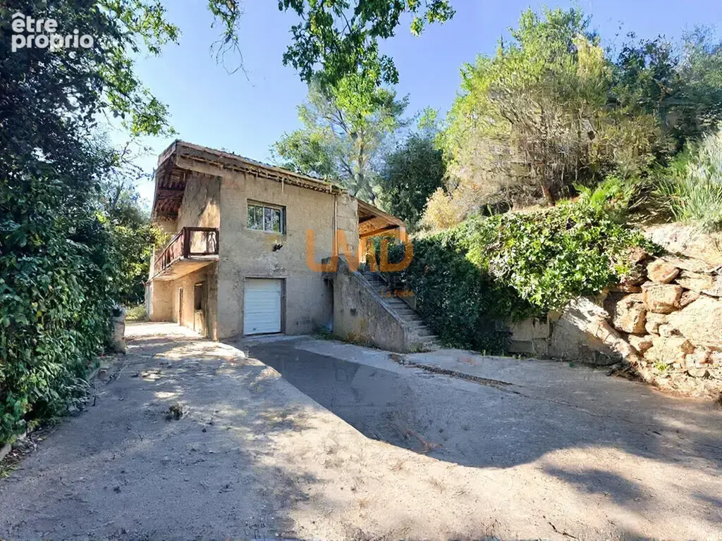 Maison à CALLAS