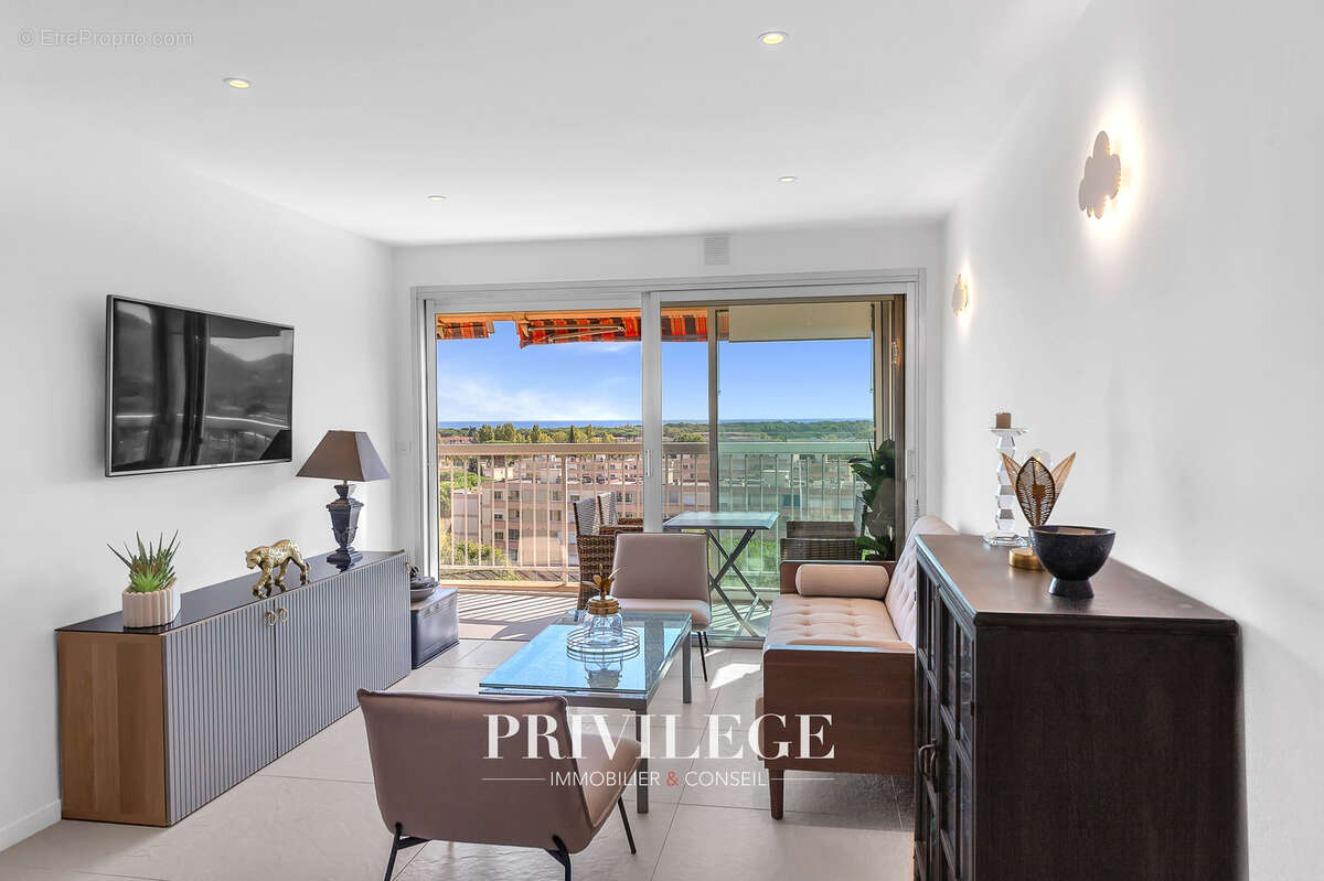 Appartement à MANDELIEU-LA-NAPOULE