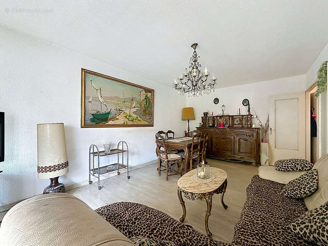 Appartement à MARSEILLE-4E