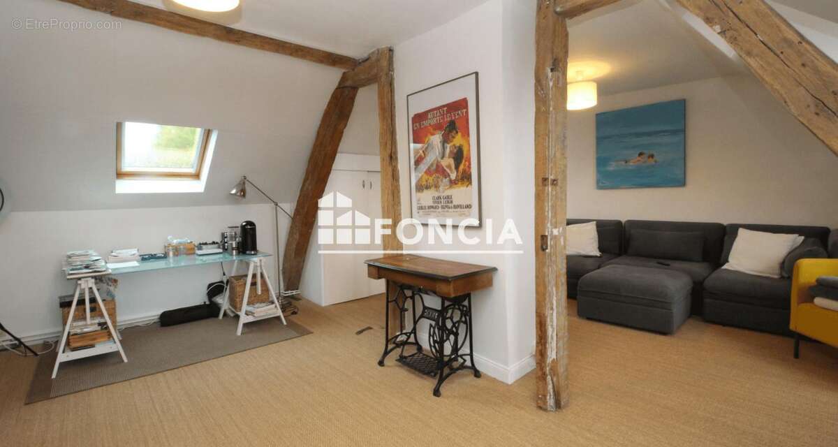 Maison à VERRIERES-LE-BUISSON