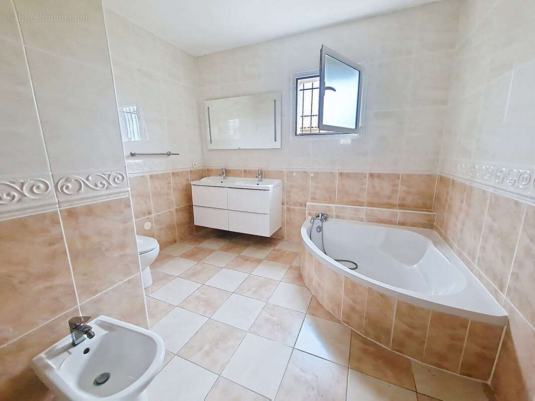 Maison à SAINT-GEORGES-D'ORQUES