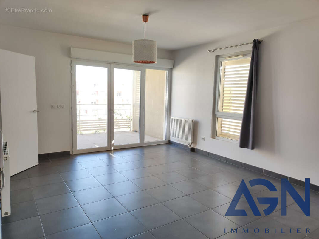 Appartement à JUVIGNAC