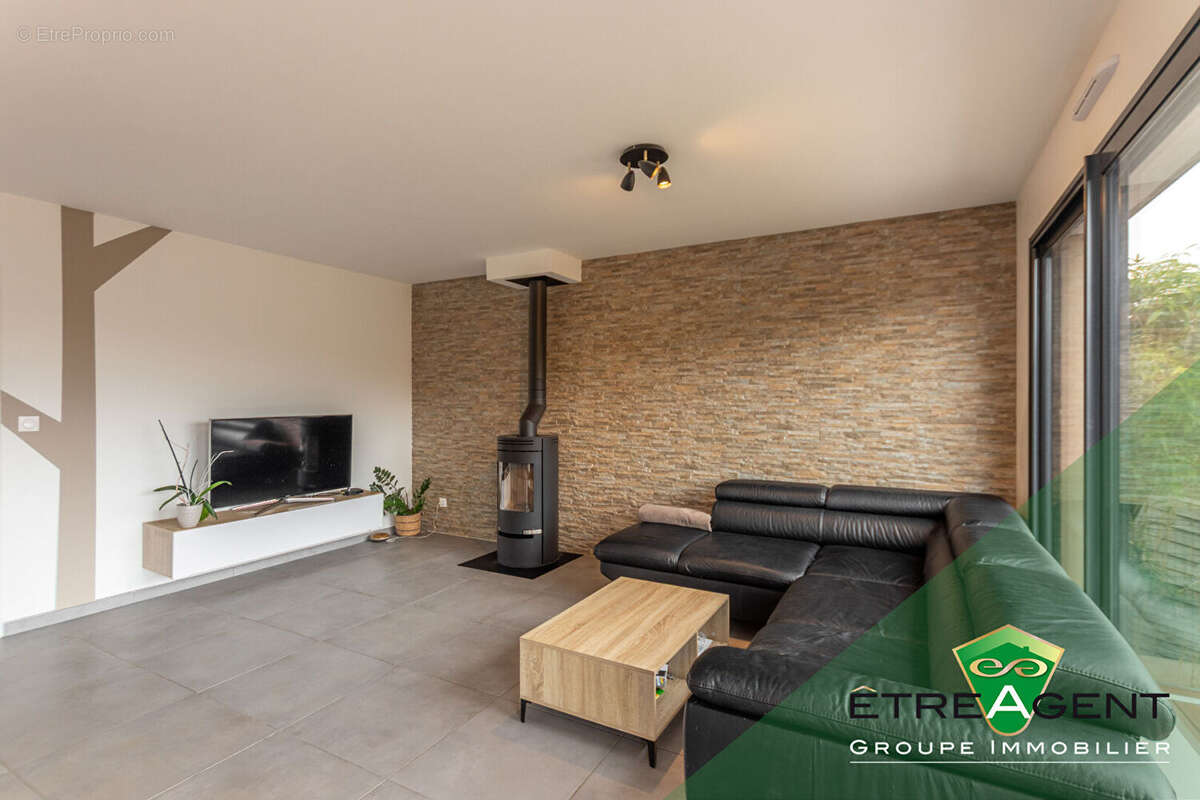 Maison à OINVILLE-SUR-MONTCIENT