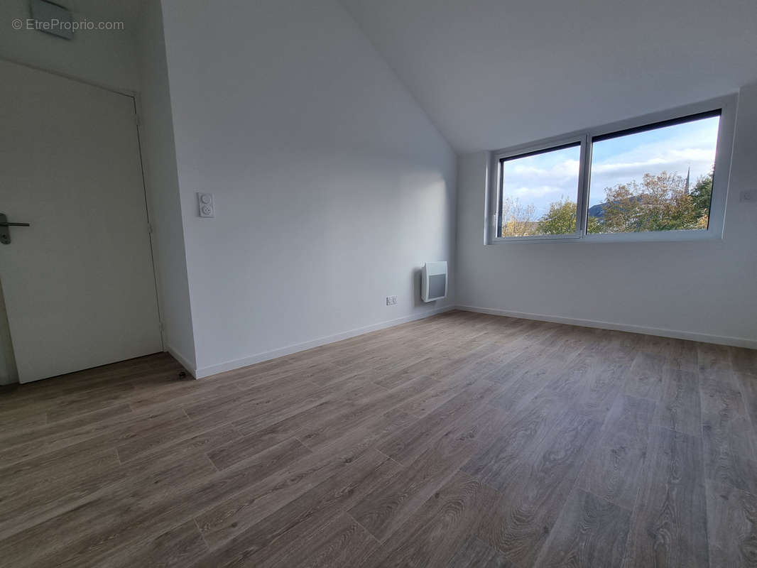 Appartement à SAINT-ERBLON