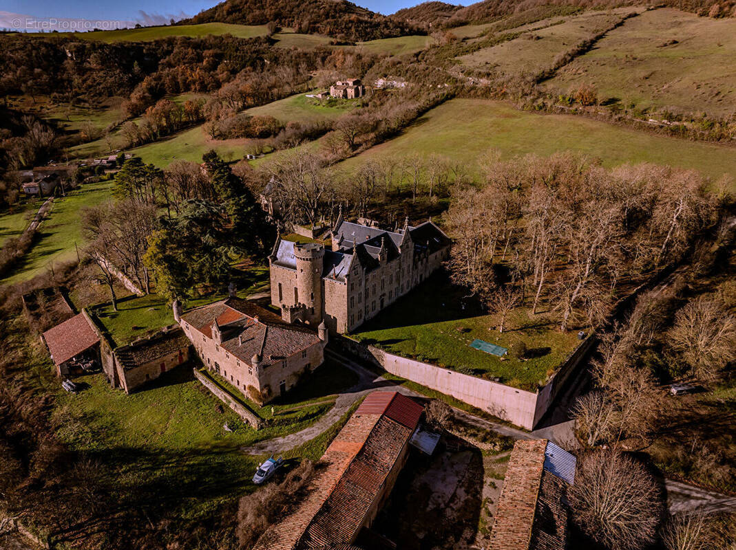 Majestueux Château du XIV siècle. Un Domaine d'Exception aux Portes du Sud - photo 1