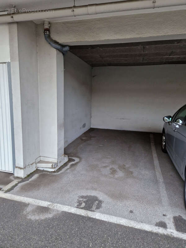 Parking à CAGNES-SUR-MER