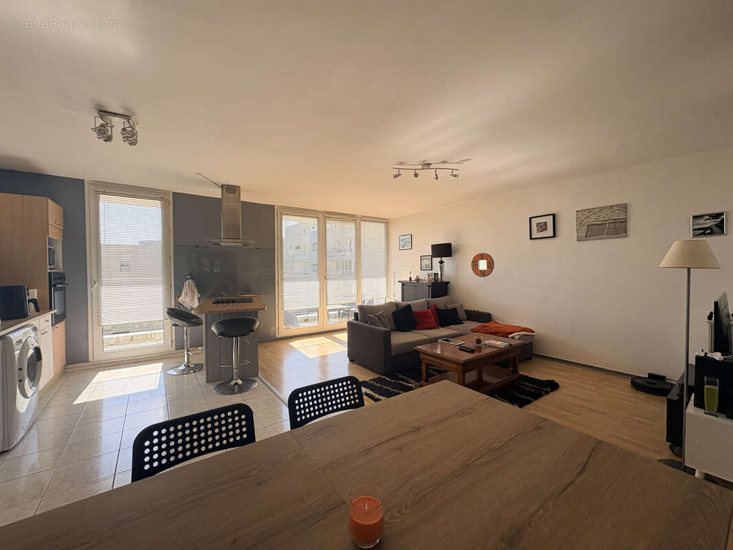 Bel appartement T3 lumineux avec balcon et garage KERFEUNTEUN - photo 2