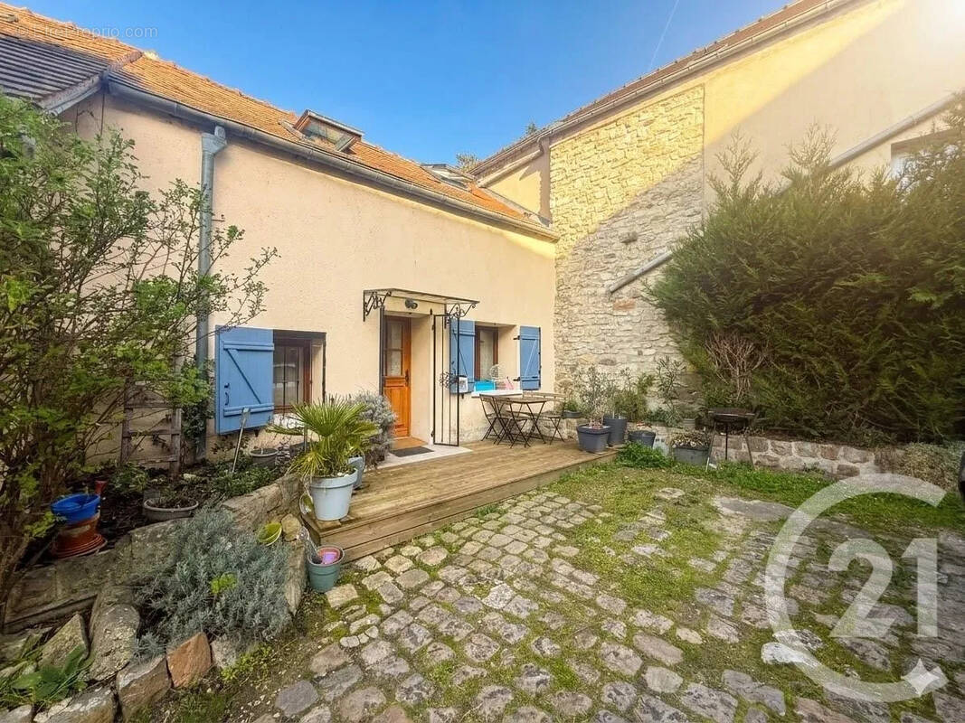 Maison à ERMENONVILLE