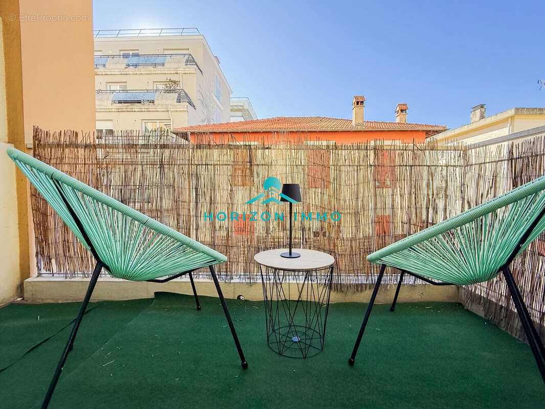 Appartement à SAINT-LAURENT-DU-VAR