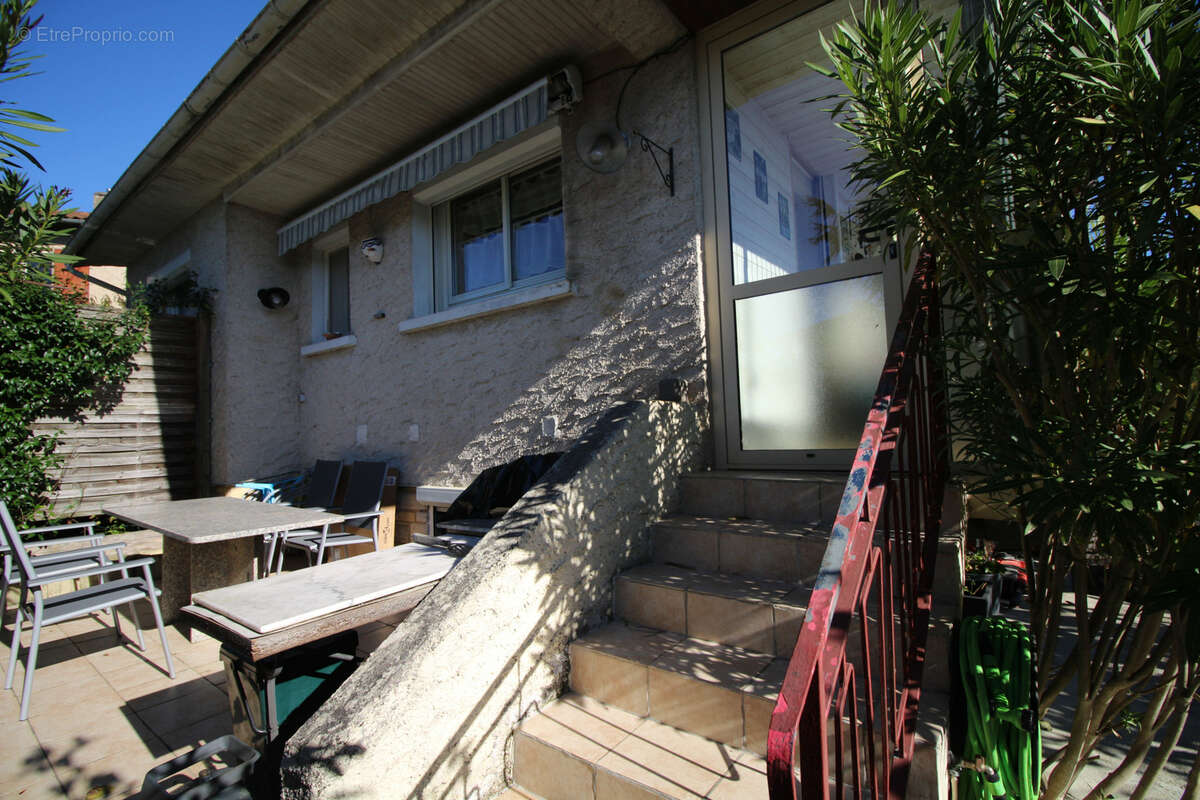 Maison à PUY-L'EVEQUE