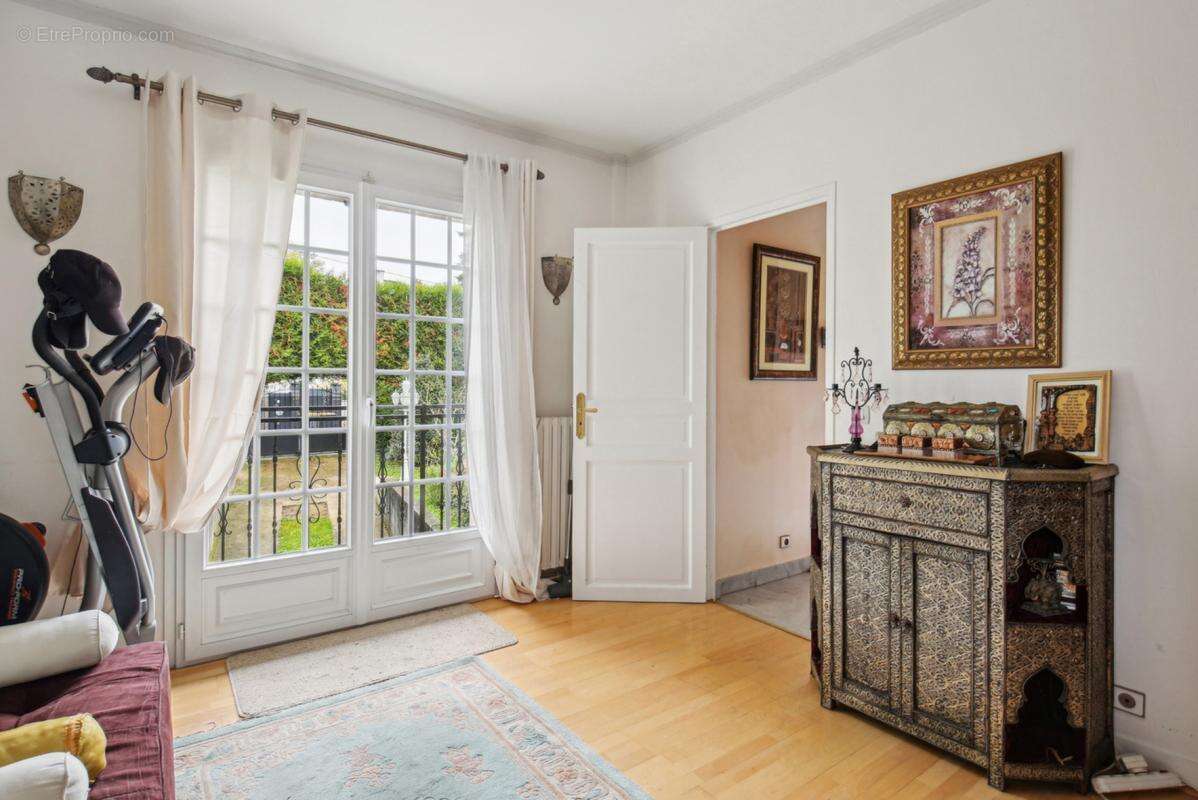 Maison à SARCELLES