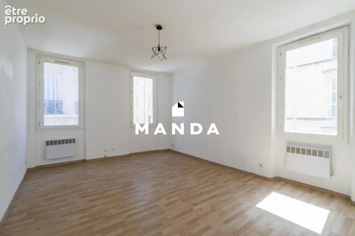 Appartement à MARSEILLE-1E