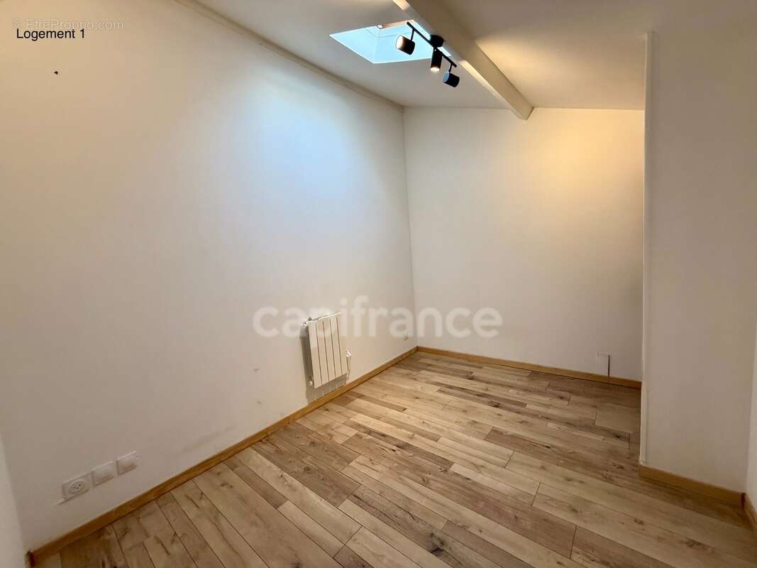 Maison avec deux logements indépendants : une opportunité rare pour habiter, investir ou réunir plusieurs générations - photo 5