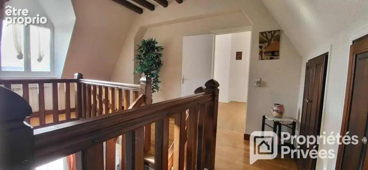 Grande maison traditionnelle et dépendances - photo 8