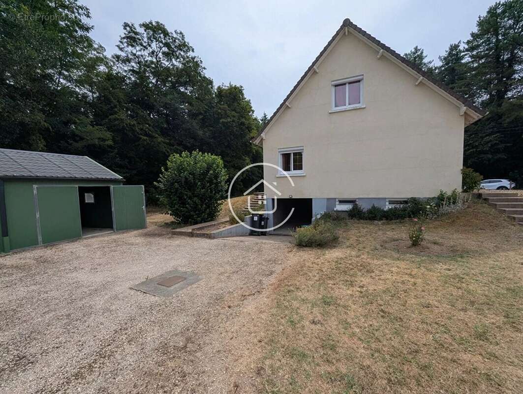 Maison 6 pièces à vendre à Cellettes - 185 000 € - photo 2