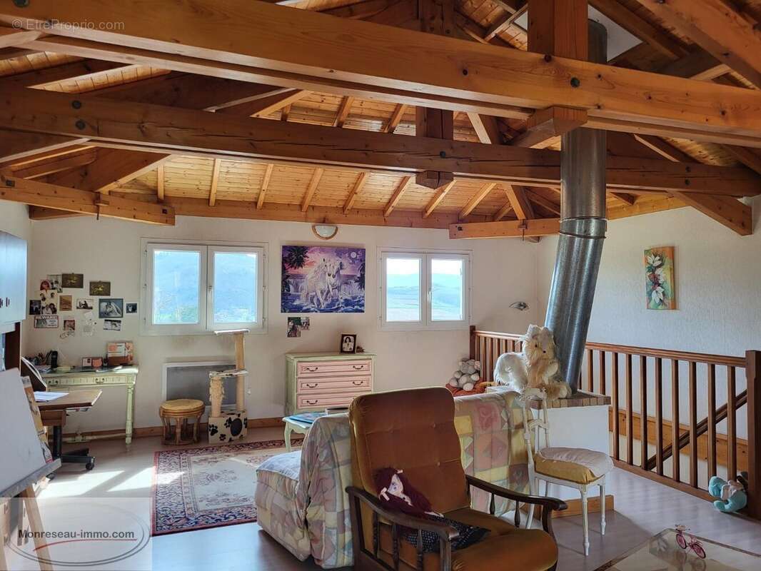 Maison à LA ROCHE-VINEUSE