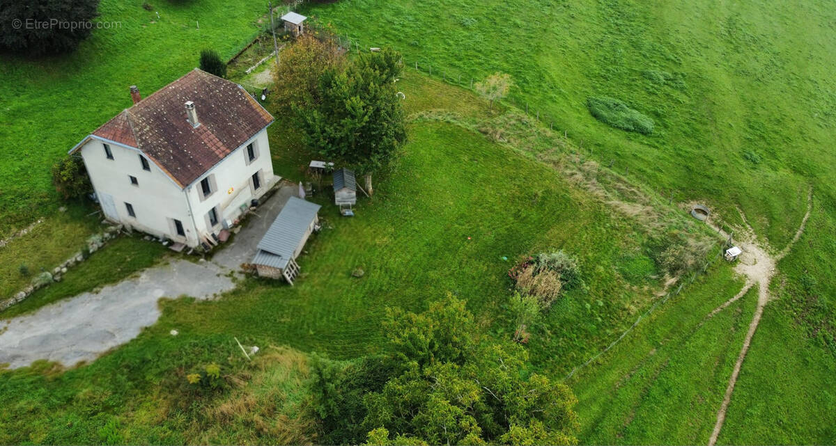 Maison à SAINT-LAURENT-DU-PONT