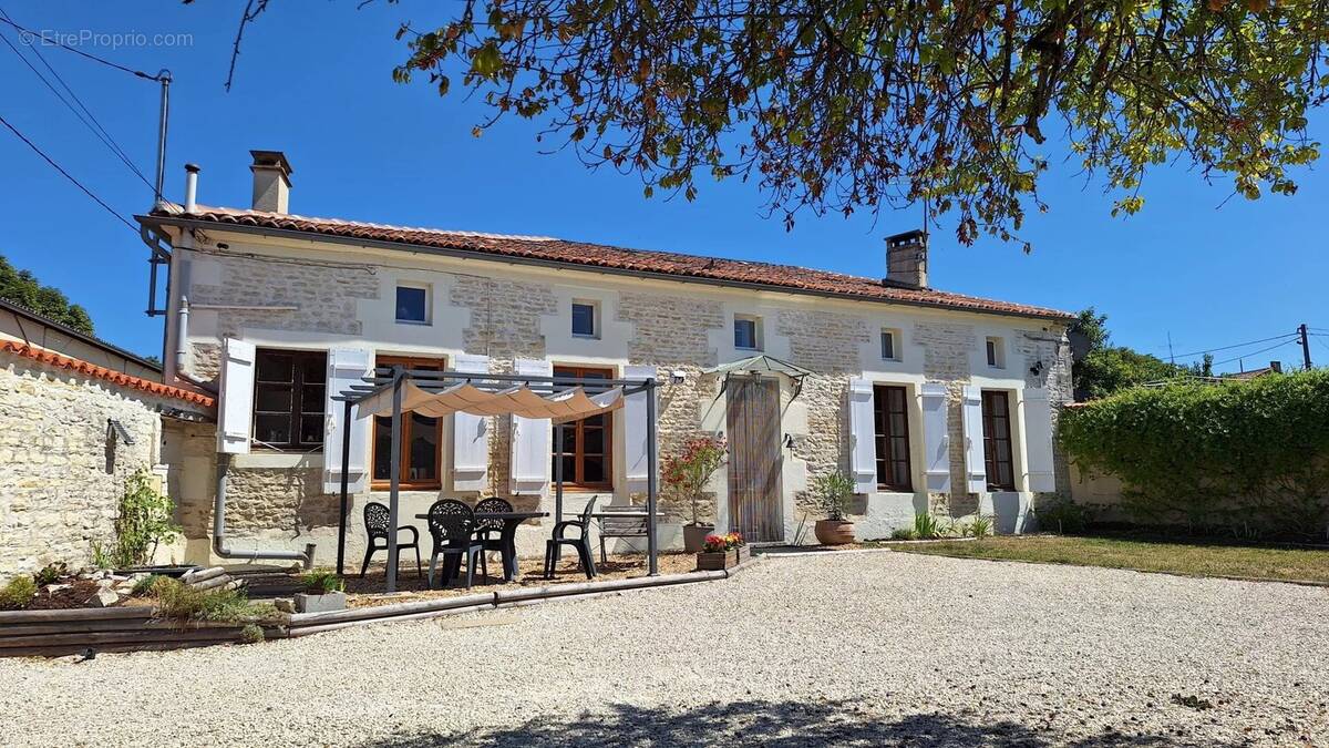 Maison à MASSAC