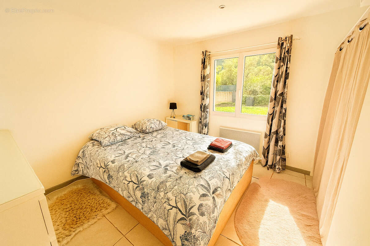 Maison à SOLLIES-TOUCAS