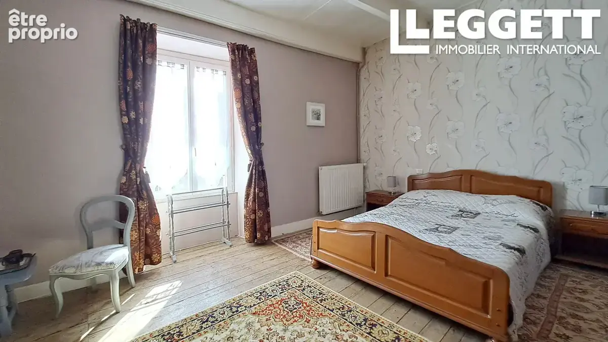 Maison spacieuse au cœur d'un petit village, 4 chambres, Cour jardin close de murs - photo 8