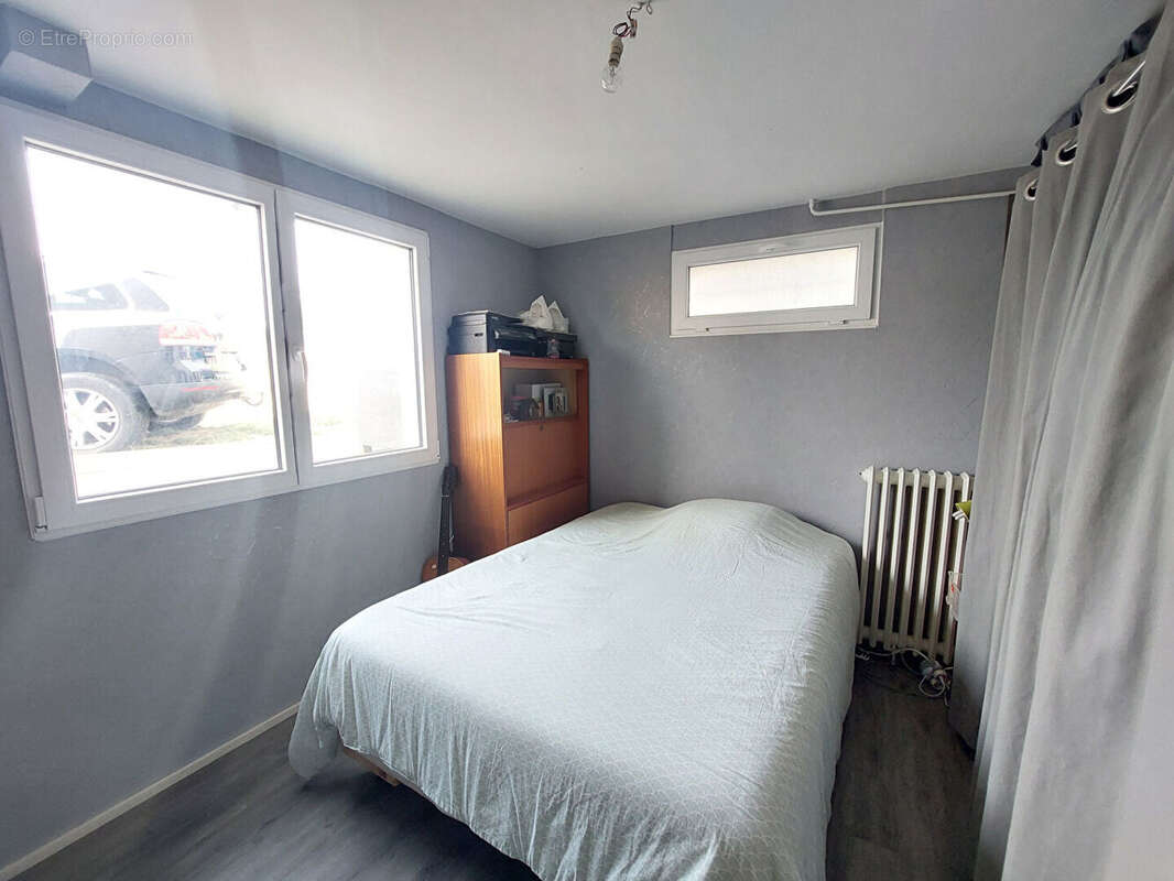 Maison sur sous-sol LA BAUSSAINE bourg - photo 9