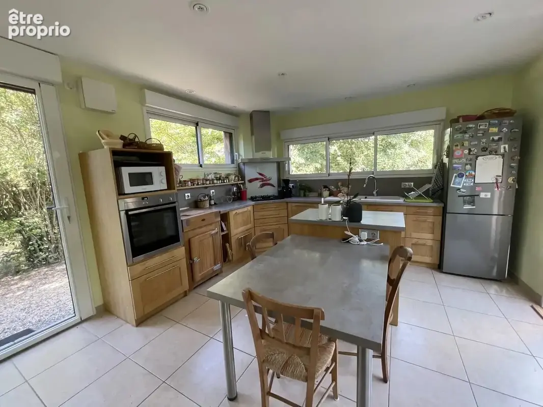 MONTREUIL-BELLAY, grande maison sur 1,7 hectares de terrain - photo 2