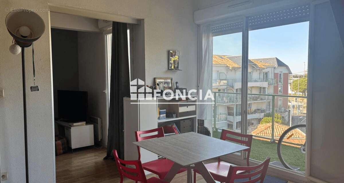 Appartement T4 avec mezzanine, piscine et parking privatif – Un cadre de vie privilégié - photo 4