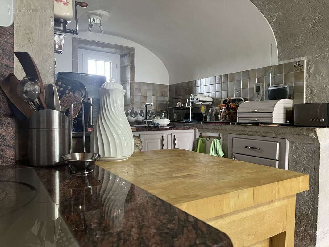 Cuisine - Maison à LIVERNON