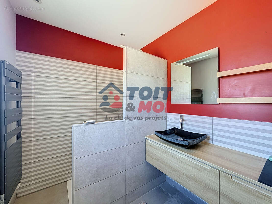 Maison contemporaine 2015 - 4 chambres - Suite parentale - Double garage - Terrain 1 449 m2 - photo 11