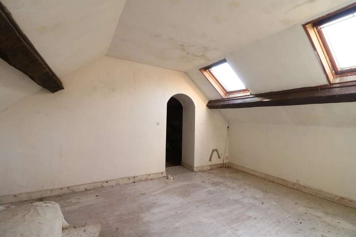 Maison à LA GUERCHE-SUR-L&#039;AUBOIS