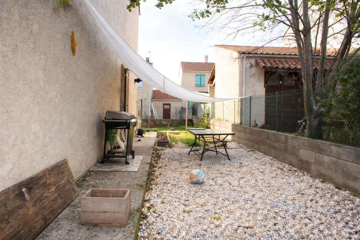 Maison à CAUNES-MINERVOIS