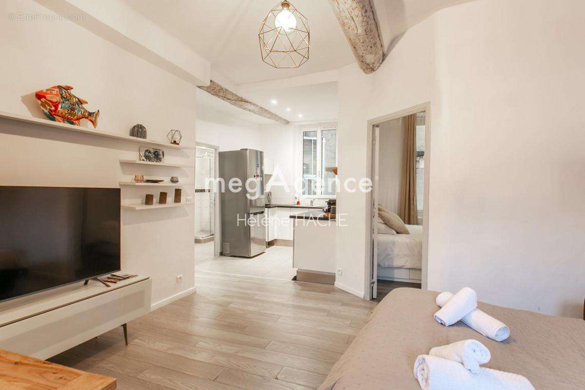 Nice CARRÉ D'OR, 2 Pièces Rénové et Climatisé. Idéal pied à terre ou investissement locatif - photo 5