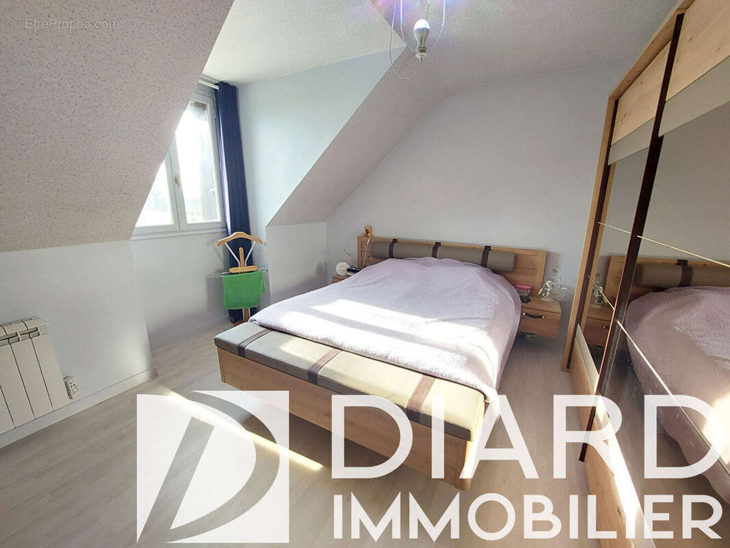 Maison Etrelles - 113 m2 et hangars - photo 7