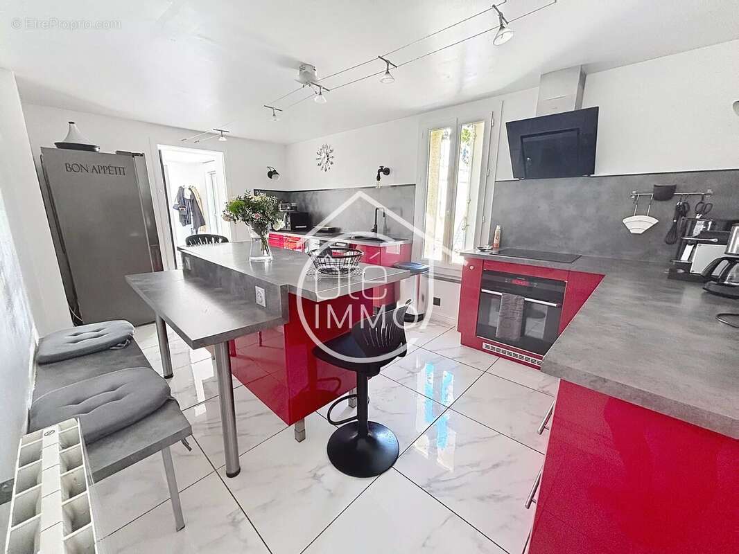 Maison à SAINT-EMILION