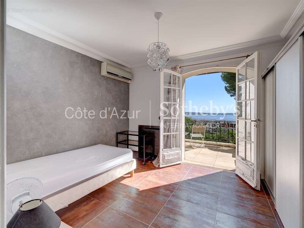 Maison à VALLAURIS