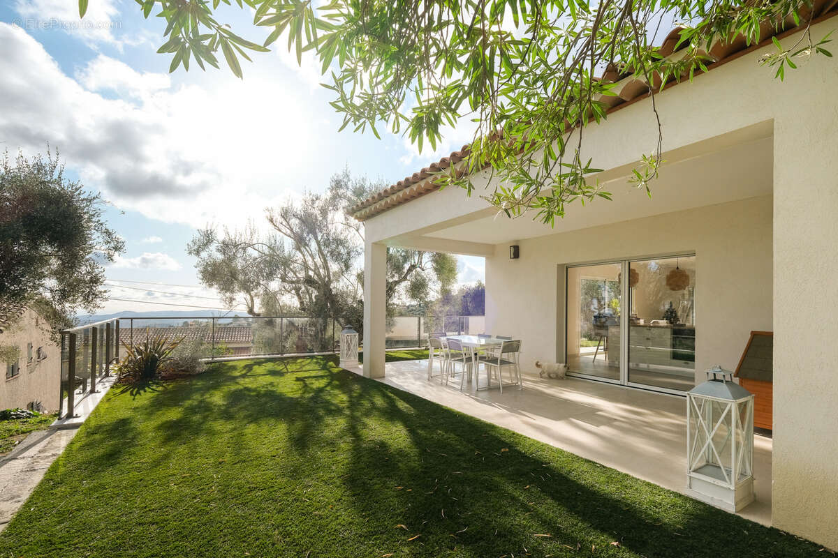 Maison à TOURRETTES-SUR-LOUP