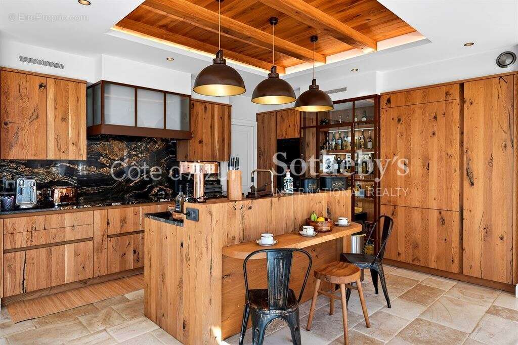 Maison à ROQUEFORT-LES-PINS