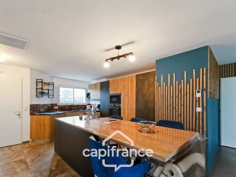 Maison à SAINTE-LIVRADE-SUR-LOT