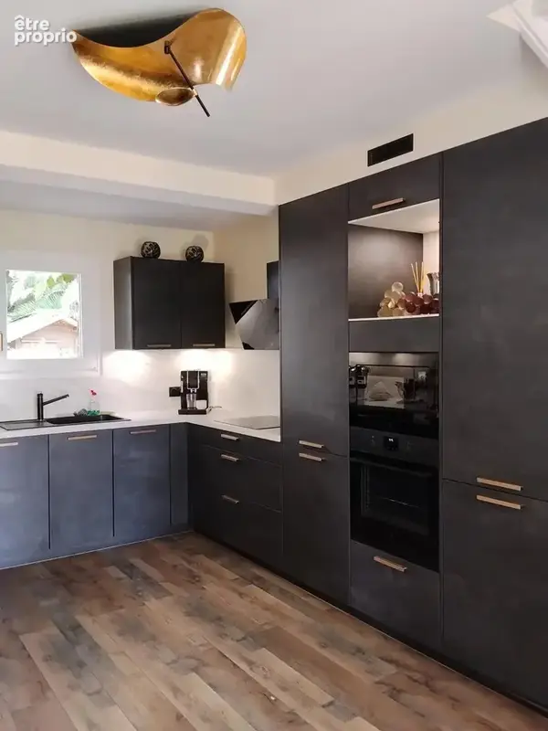 Maison rénovée avec jardin et piscine - photo 16