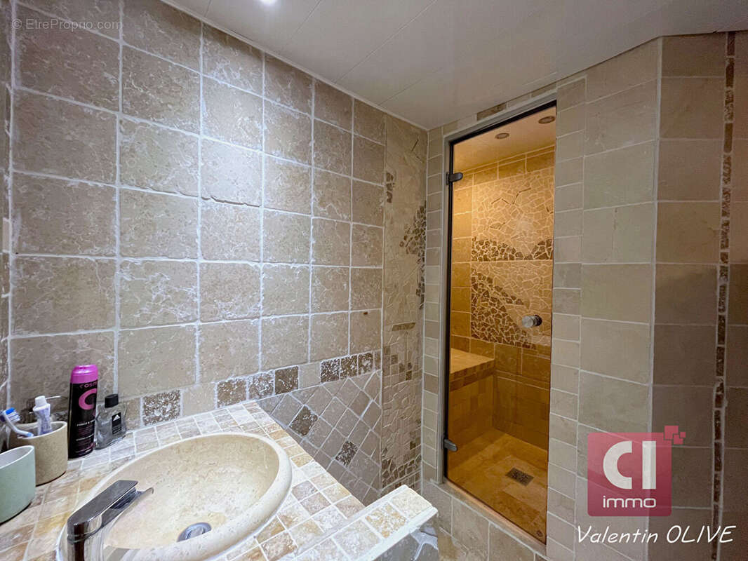 Maison à MEOUNES-LES-MONTRIEUX