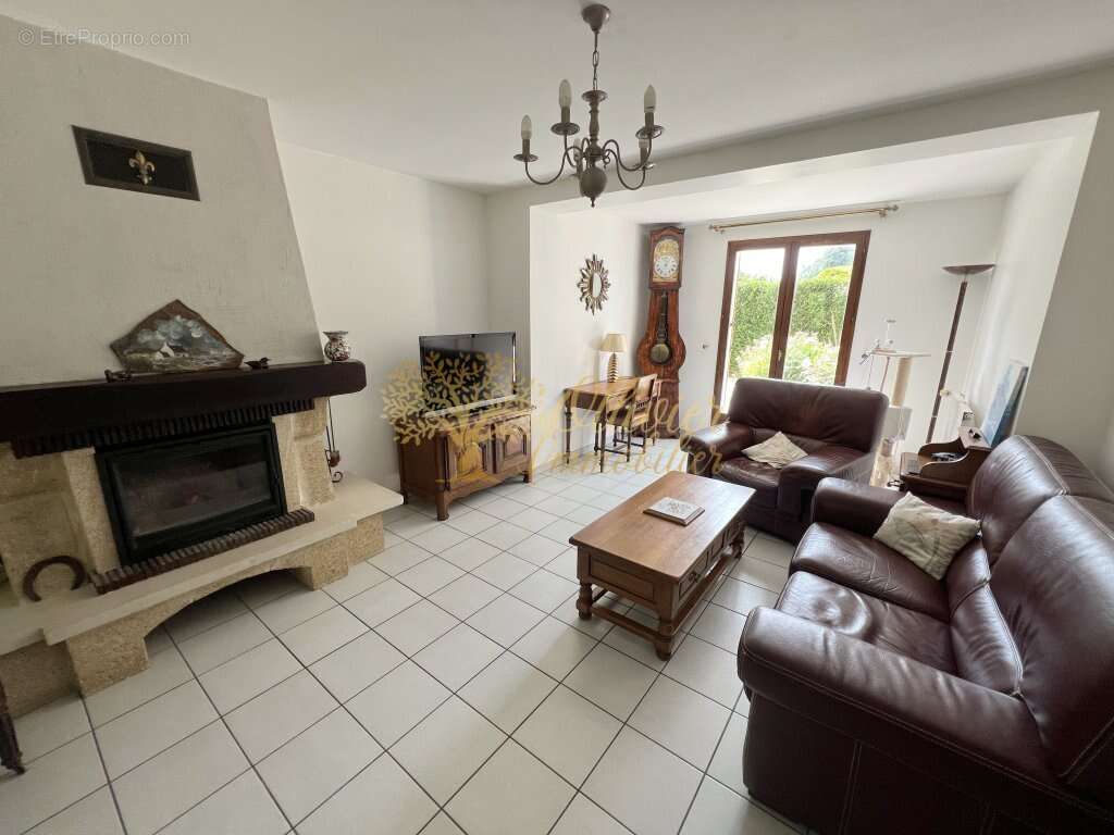 Maison à LA QUEUE-EN-BRIE