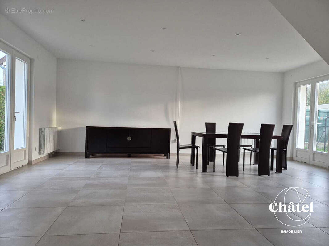 Maison à SAINT-LEU-D&#039;ESSERENT