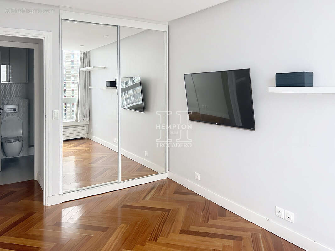 Appartement à PARIS-15E