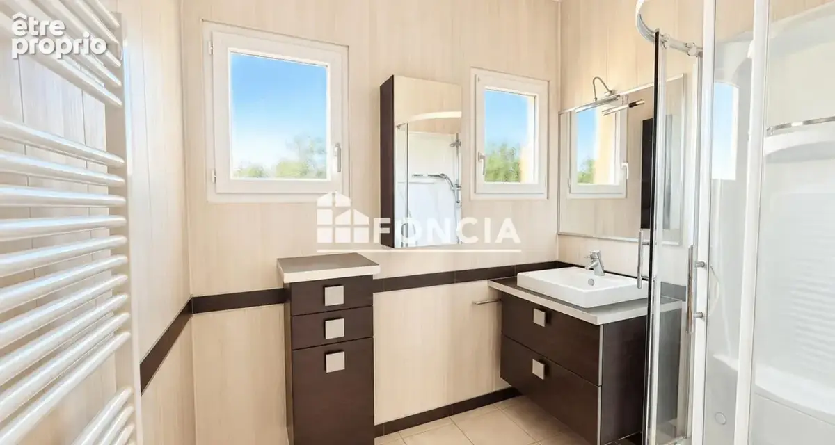 Nîmes TOUR MAGNE JARDIN DE LA FONTAINE- T3 de 82 m² avec terrasse de 15 m², climatisé, au dernier étage- Garage - photo 7