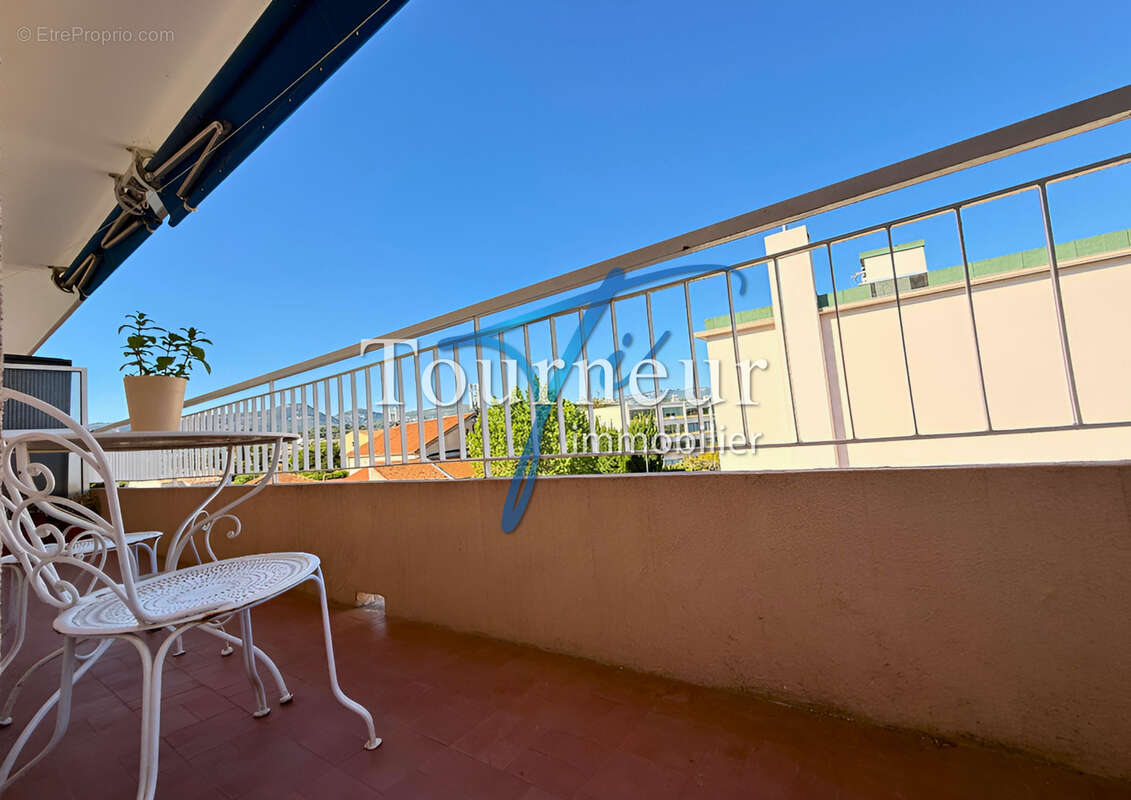 Appartement à SIX-FOURS-LES-PLAGES