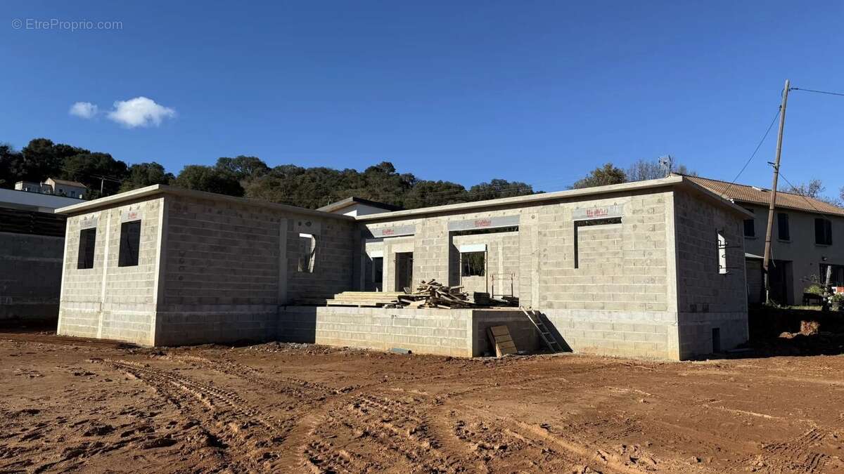 Maison à SANTA-LUCIA-DI-MORIANI