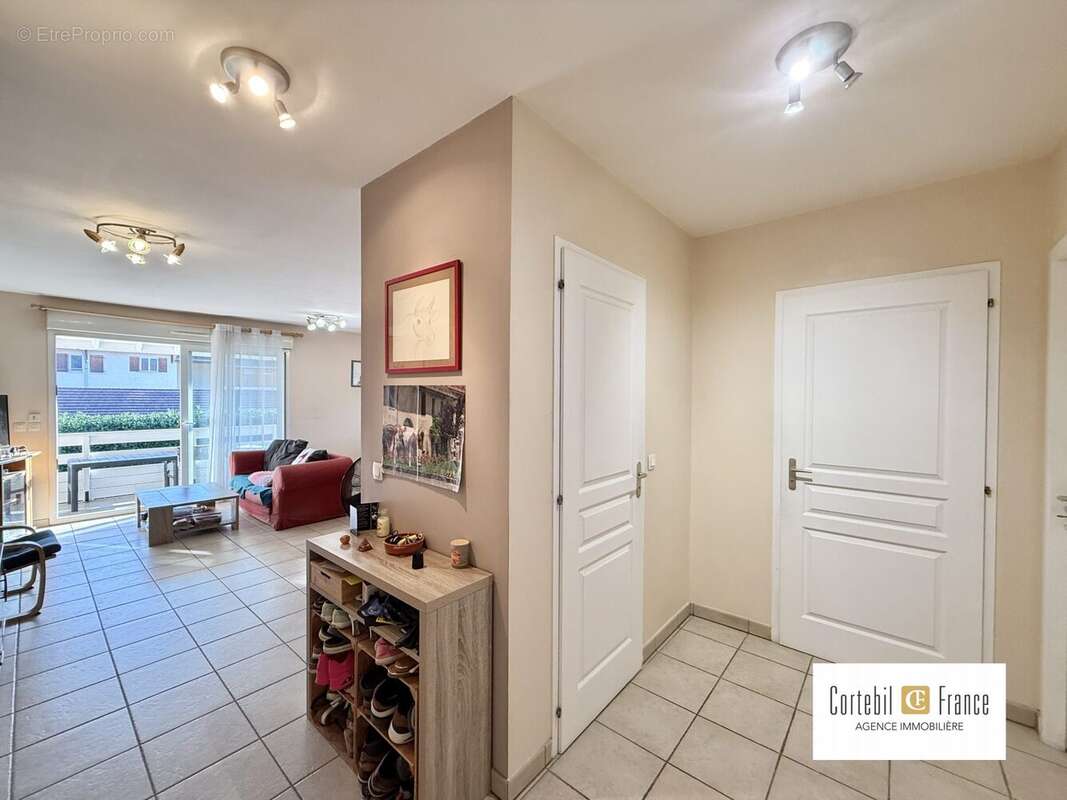 Appartement à ALLONZIER-LA-CAILLE